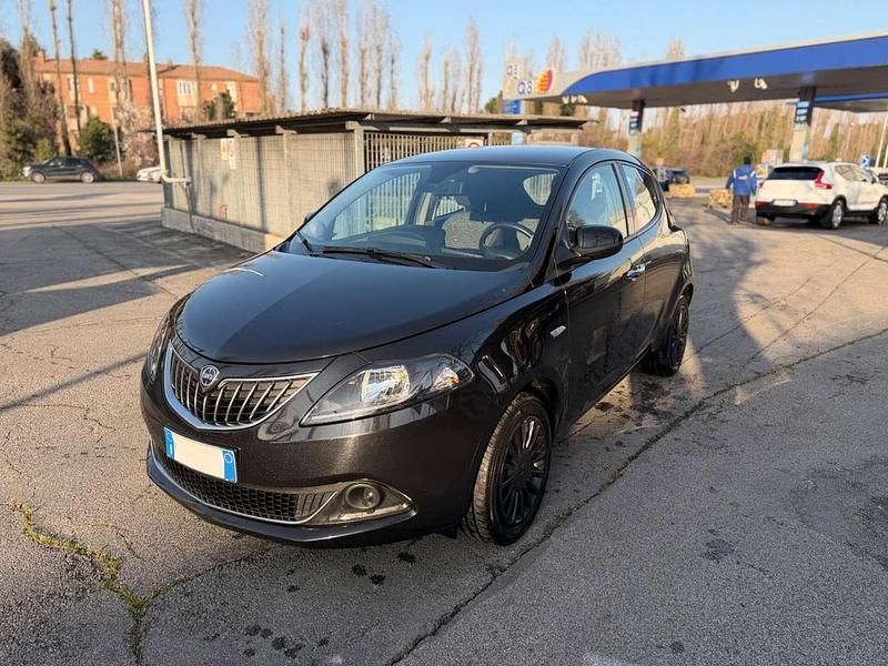 Usata Lancia Ypsilon S 69 CV (50 kW) 2022 Nero Utilitaria