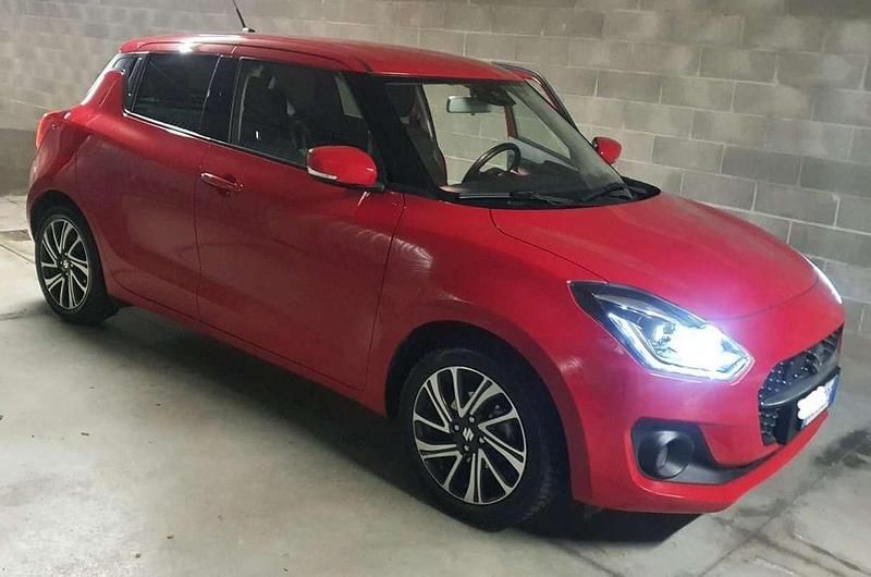 Usata Suzuki Swift 83 CV (61 kW) 2020 Rosso Berlina