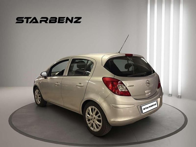 Usata Opel Corsa Enjoy 80 CV (58 kW) 2009 Argento Utilitaria