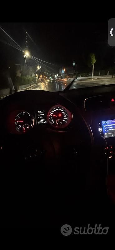 Usata VW Golf VI 105 CV (77 kW) 2011 Bianco Utilitaria