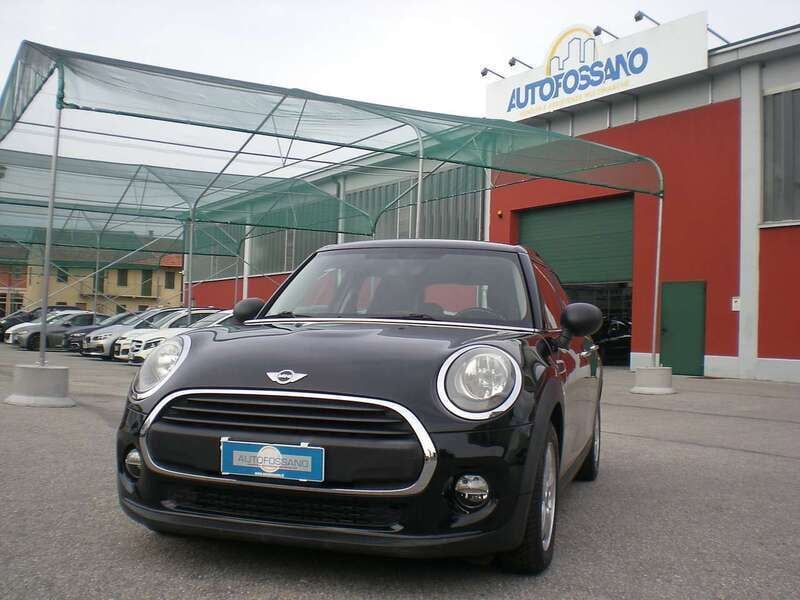 Nero metallizzato Usata 2017 Mini One D Business Due volumi | 12.950 € (Cara) - Immagine 1/4