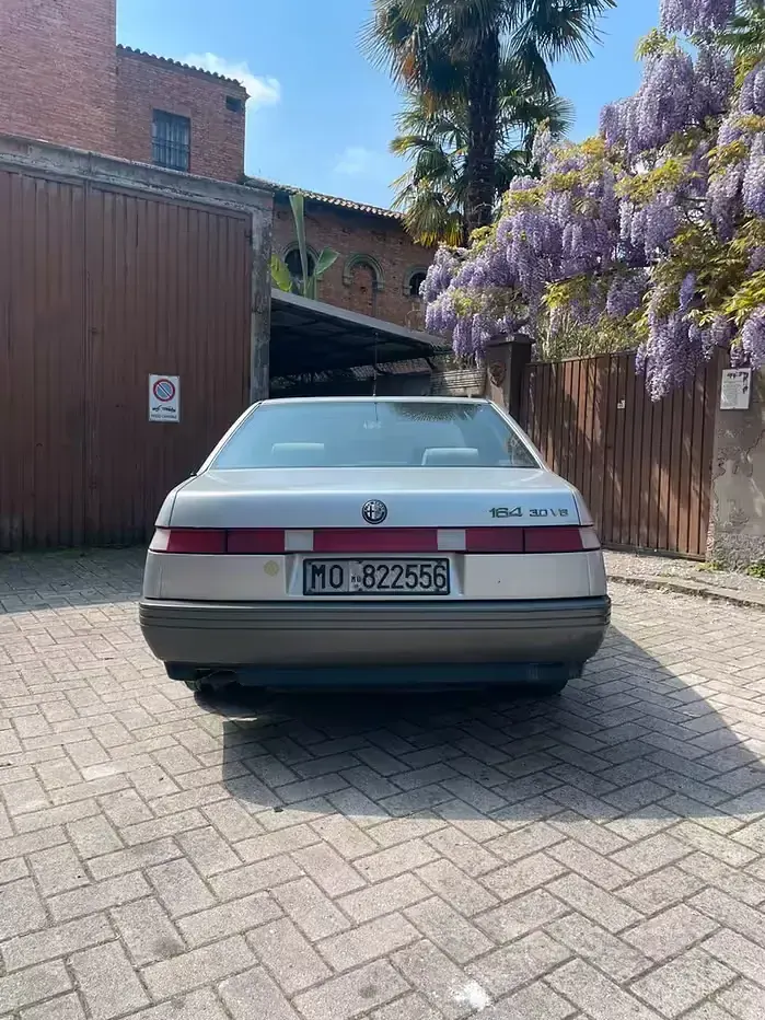 Usata Alfa Romeo 164 188 CV (138 kW) 1989 Grigio Berlina