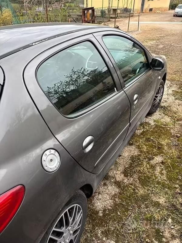Usata Peugeot 206+ 70 CV (51 kW) 2009 Grigio Utilitaria