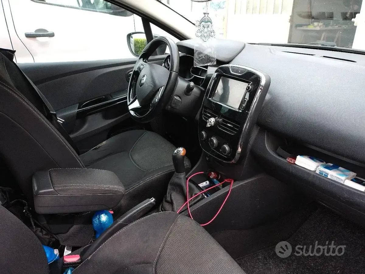 Usata Renault Clio 75 CV (55 kW) 2014 Rosso