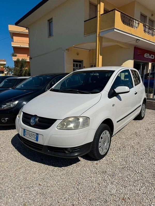 Bianco Usata 2006 VW Fox Sport Due volumi | 3500 € (Buon prezzo) - Immagine 1/4