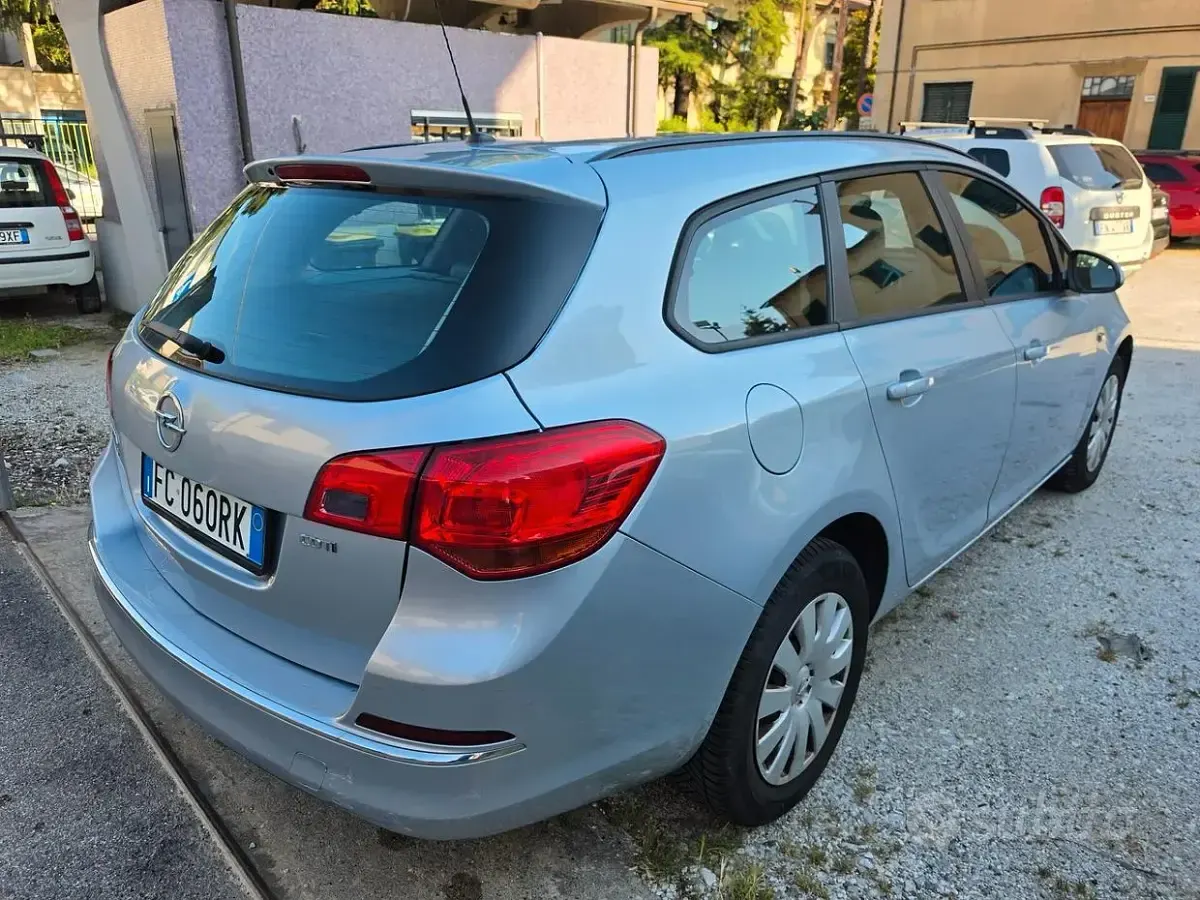 Usata Opel Astra 110 CV (80 kW) 2016 Grigio Station wagon
