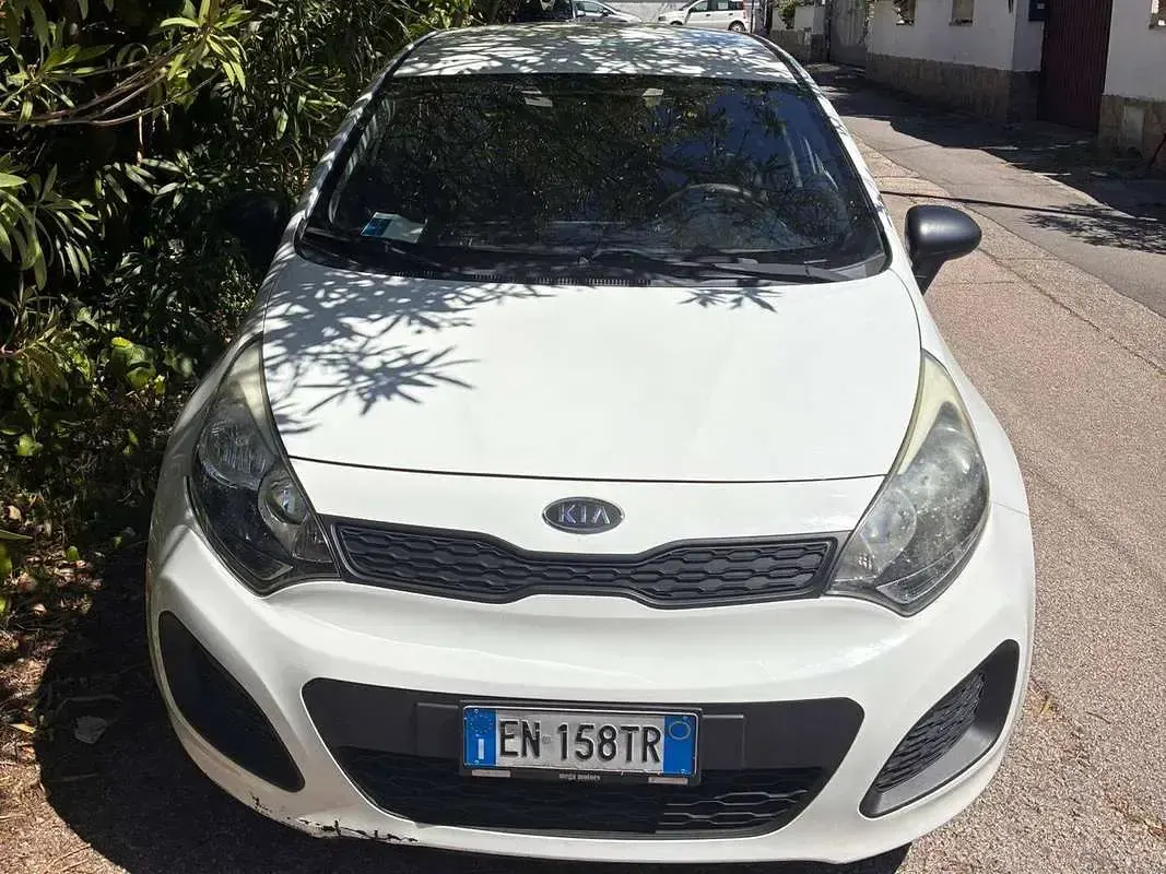 Usata Kia Rio EX 75 CV (55 kW) 2012 Bianco Berlina