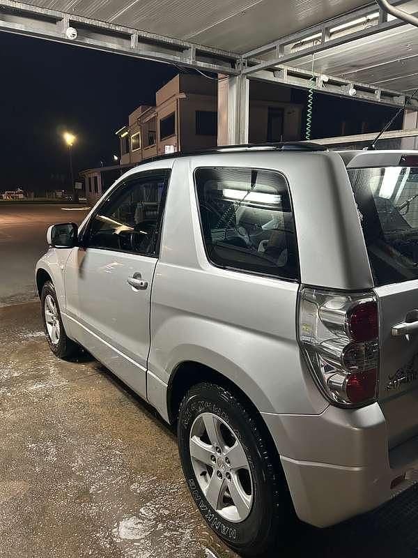 Usata Suzuki Grand Vitara 129 CV (94 kW) 2007 Grigio SUV