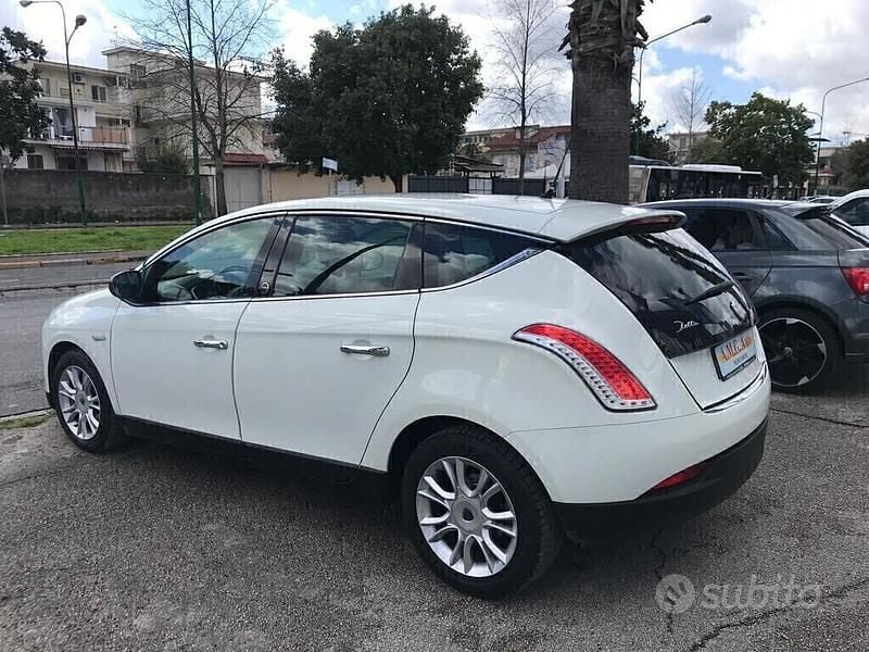 Usata Lancia Delta Gold 120 CV (88 kW) 2012 Bianco Utilitaria