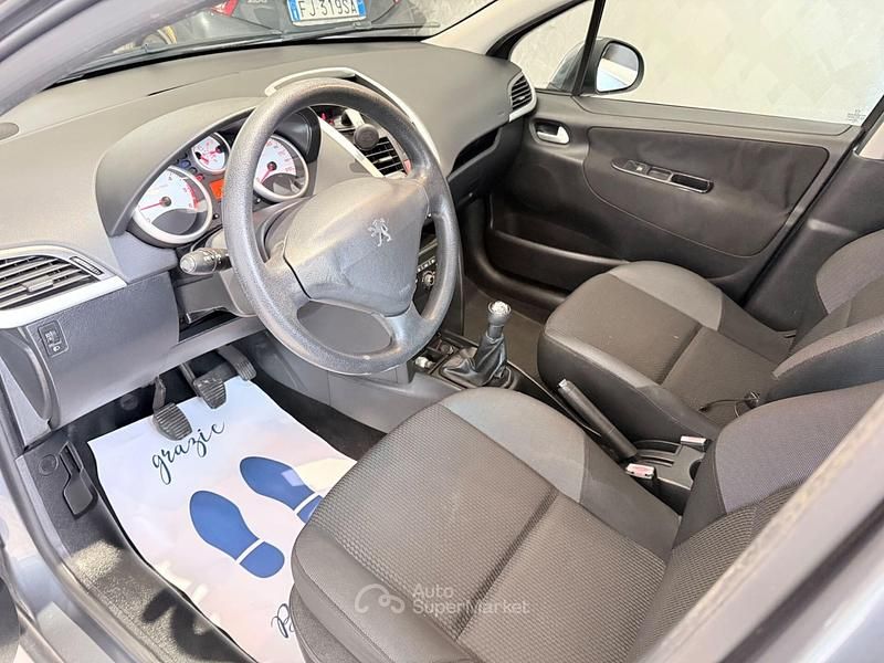 Begagnad Peugeot 207 93 HK (68 kW) 2010 Grå Sedan