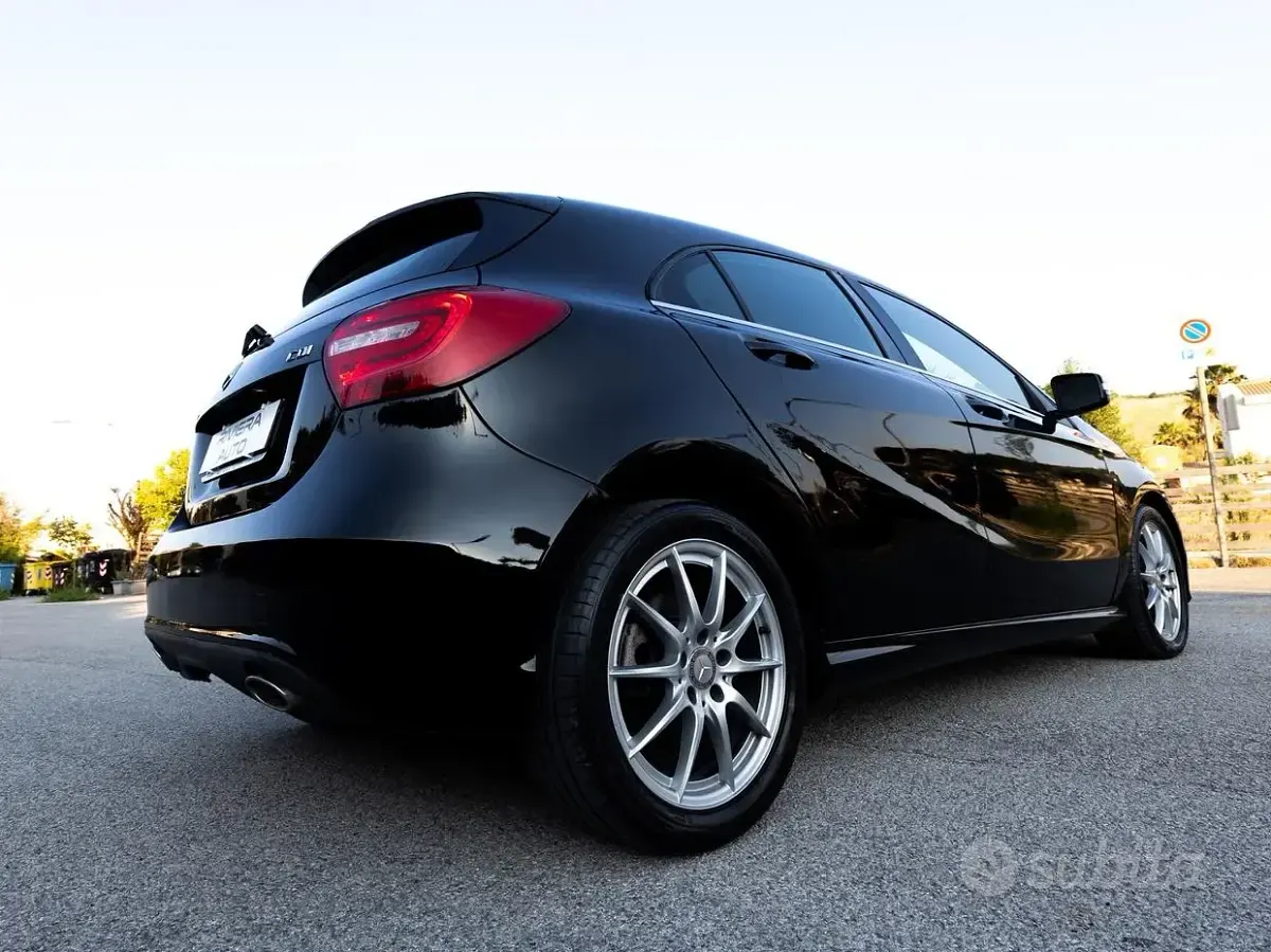 Usata Mercedes A180 109 CV (80 kW) 2013 Nero Utilitaria