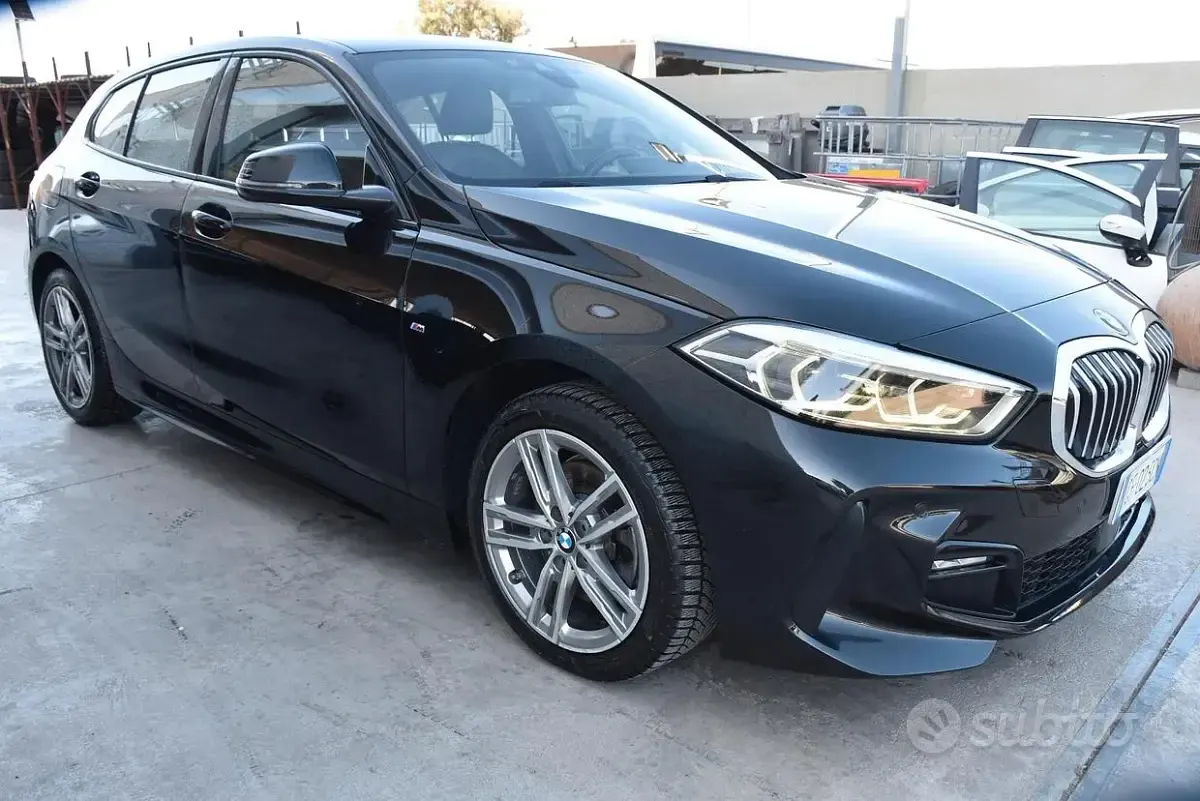 Usata BMW 116 M Sport 116 CV (85 kW) 2021 Nero Utilitaria