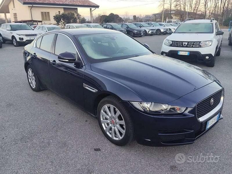 Usata Jaguar XE Business Edition 180 CV (132 kW) 2016 Blu/azzurro Berlina