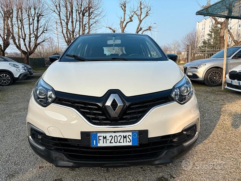 Usata Renault Captur Life 90 CV (66 kW) 2018 Beige SUV