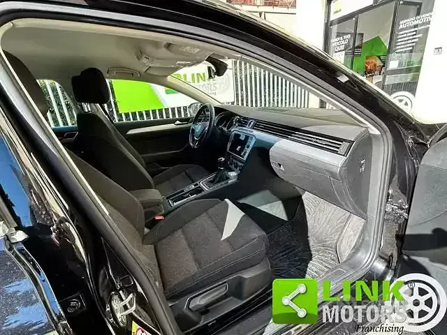 Usata VW Passat Business 120 CV (88 kW) 2018 Nero Station wagon