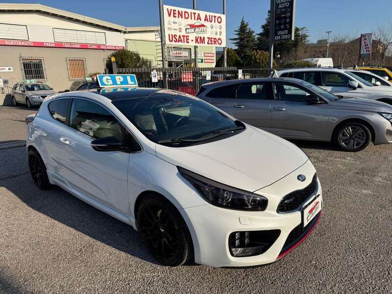 Bianco perla Usata 2014 Kia ProCeed First Edition Due volumi | 12.000 € (Ottimo prezzo) - Immagine 1/4