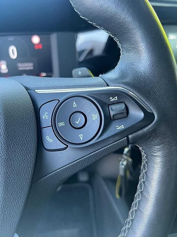 Usata Opel Mokka Elegance 131 CV (96 kW) 2022 Bianco SUV