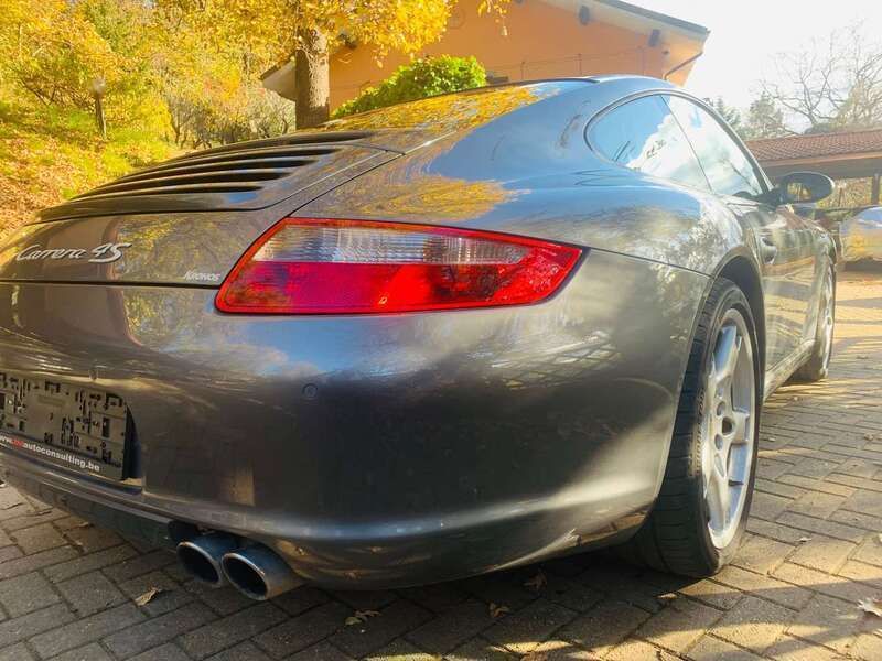 Usata Porsche 997 355 CV (261 kW) 2007 Grigio agata Coupé
