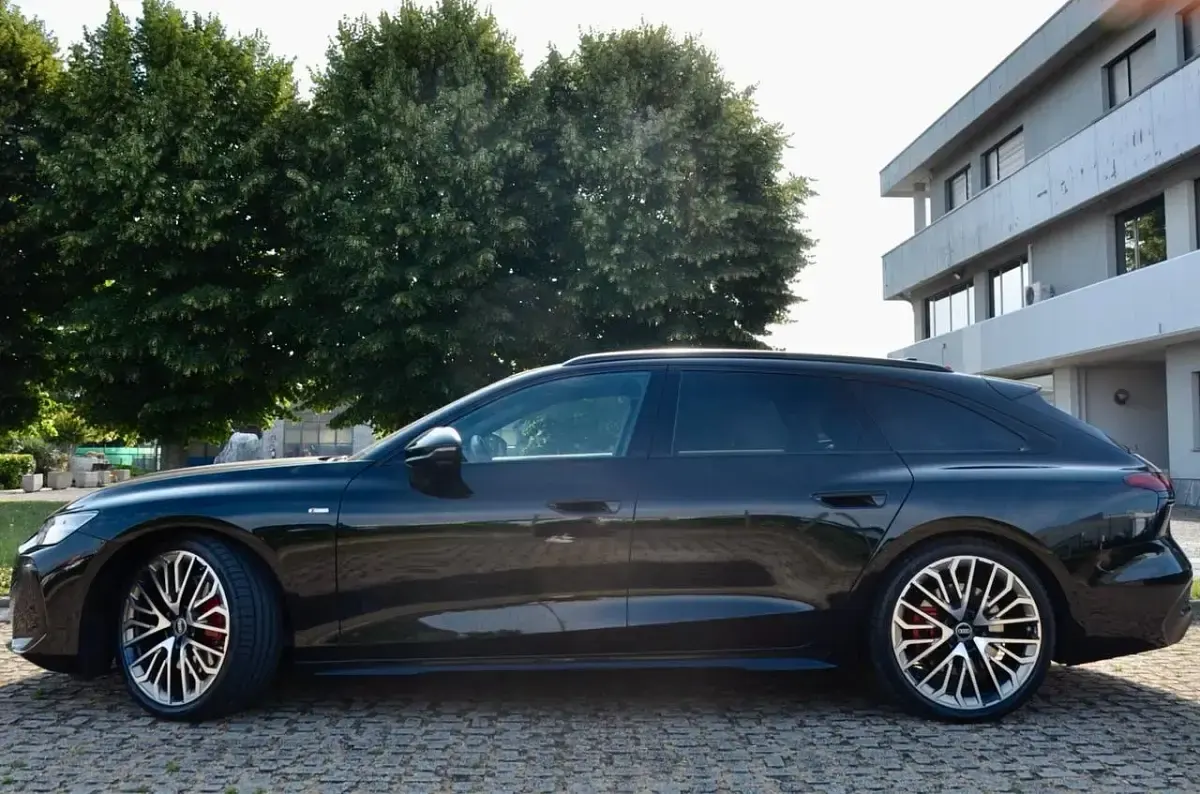 Usata Audi A6 S-Line 367 CV (269 kW) 2025 Nero Station wagon