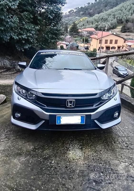 Usata Honda Civic 129 CV (94 kW) 2018 Grigio Utilitaria