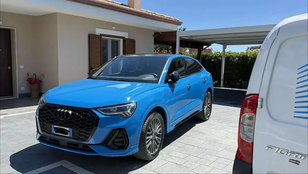 Usata Audi Q3 Sportback S-Line 150 CV (110 kW) 2020 Bluazzurro SUV