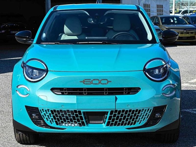 Usata Fiat 600 La Prima 101 CV (74 kW) 2024 Blu SUV