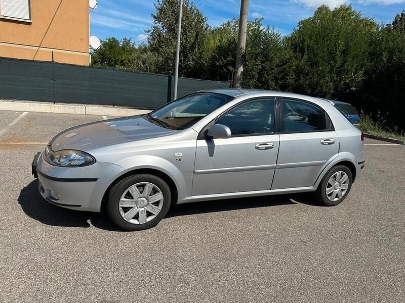 Usata Chevrolet Lacetti 95 CV (69 kW) 2010 Argento Berlina