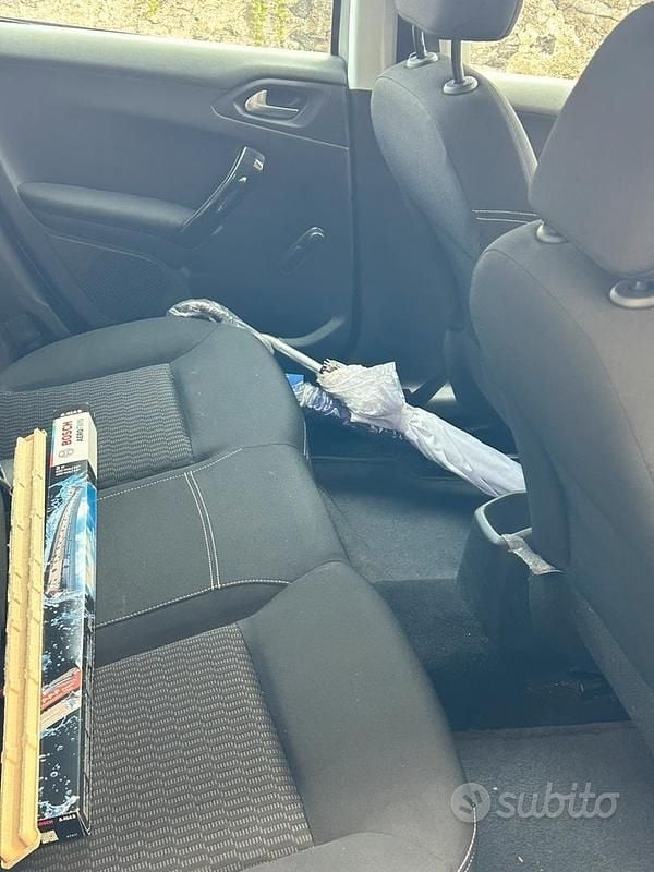 Usata Peugeot 208 82 CV (60 kW) 2017 Grigio Utilitaria