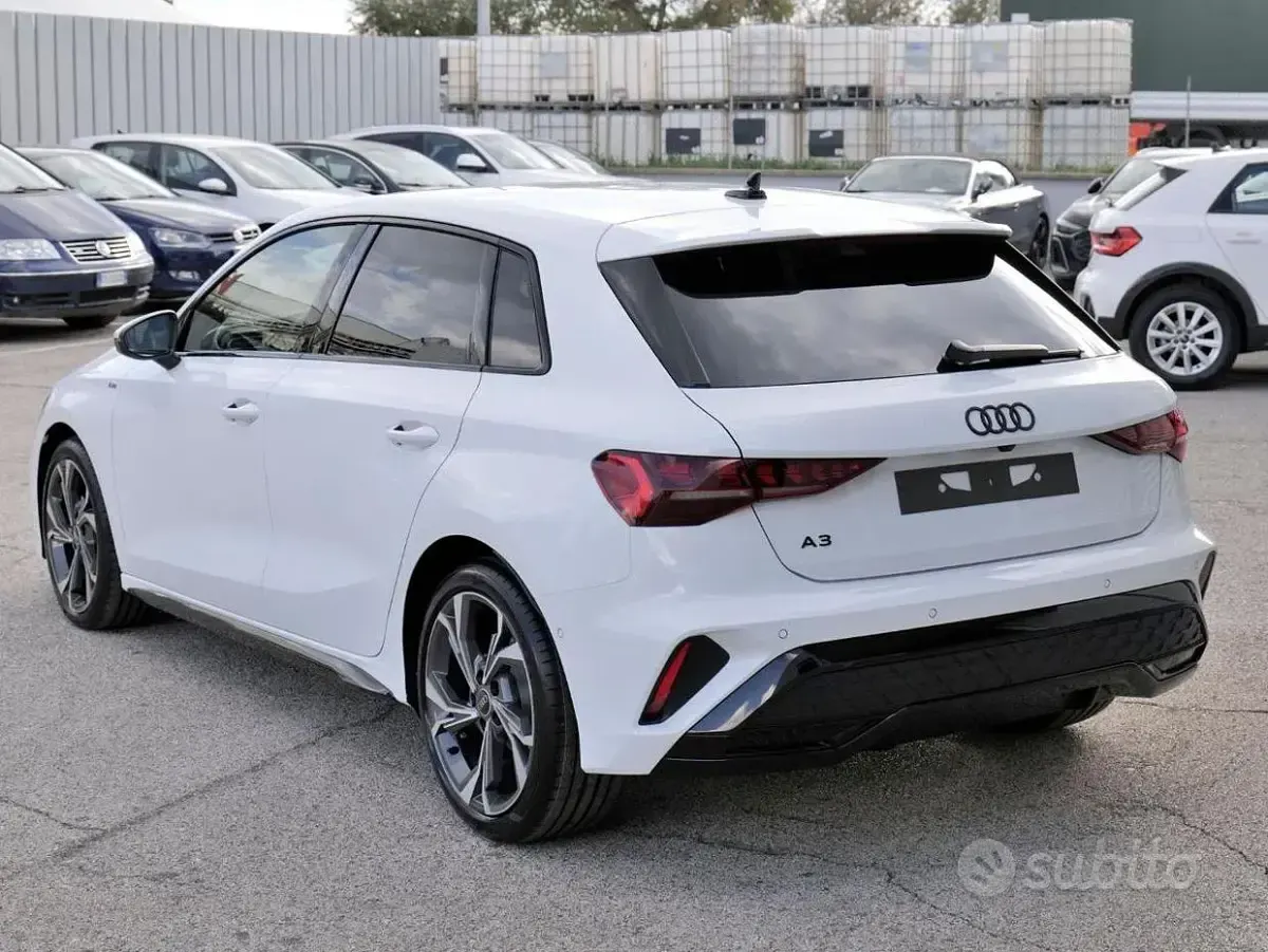 Nuova Audi A3 Ambiente 150 CV (110 kW) 2026 Bianco Berlina