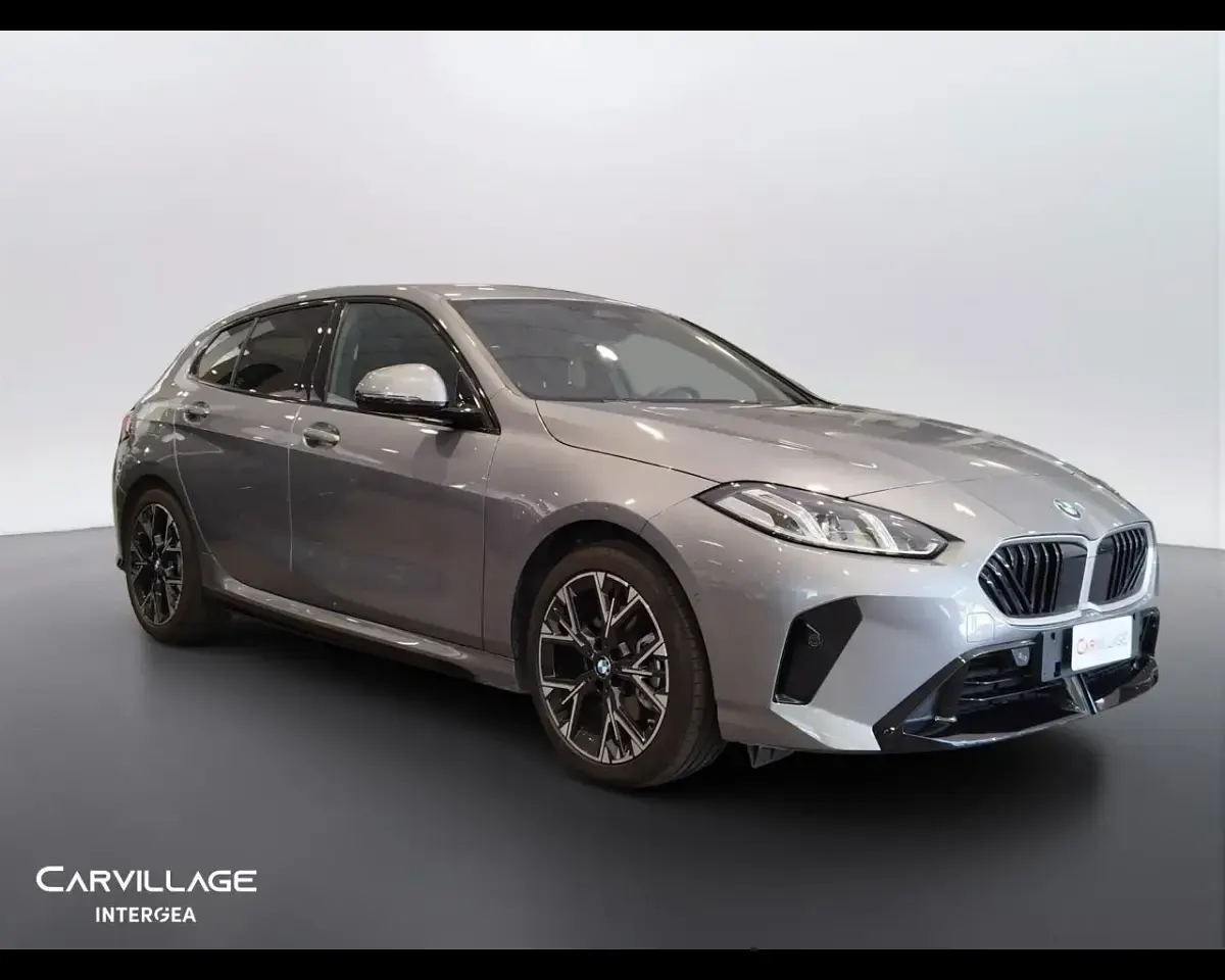 Usata BMW 118 M Sport 149 CV (109 kW) 2025 Grigio Utilitaria