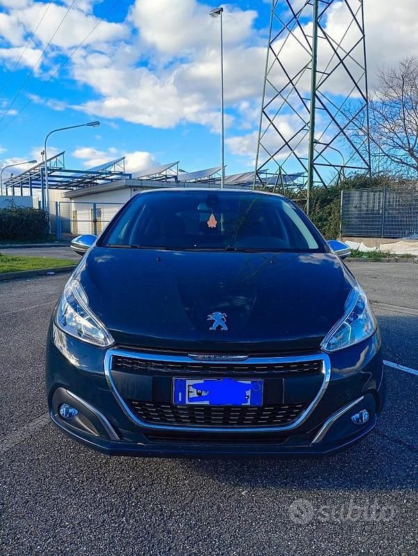 Usata Peugeot 208 102 CV (75 kW) 2019 Utilitaria