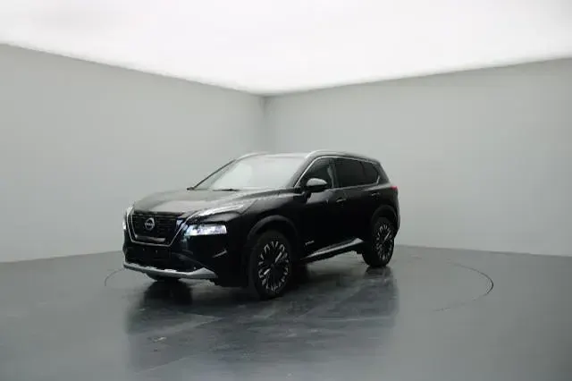 Begagnad Nissan X-Trail Tekna 213 HK (156 kW) 2024 Grå SUV