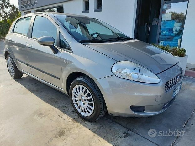 Usata Fiat Grande Punto Dynamic 75 CV (55 kW) 2008 Grigio Utilitaria
