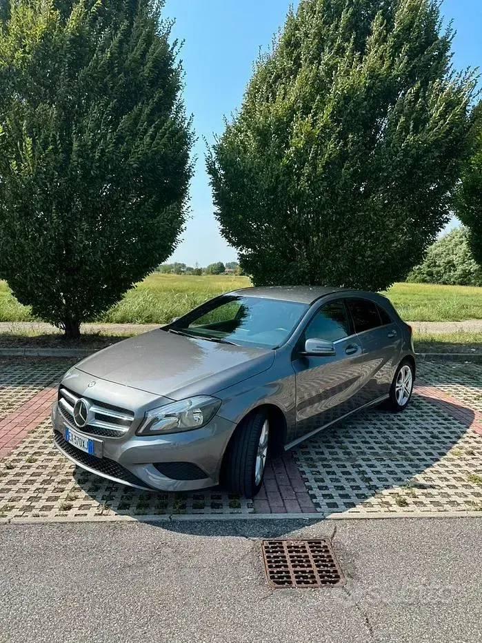 Usata Mercedes 180 109 CV (80 kW) 2014 Grigio Berlina