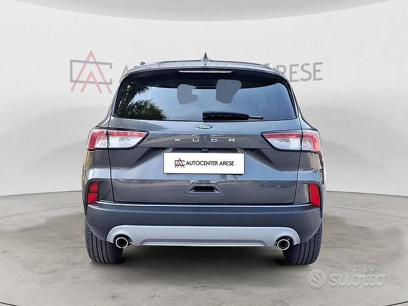 Usado Ford Kuga Titanium 120 CV (88 kW) 2024 Gris SUV