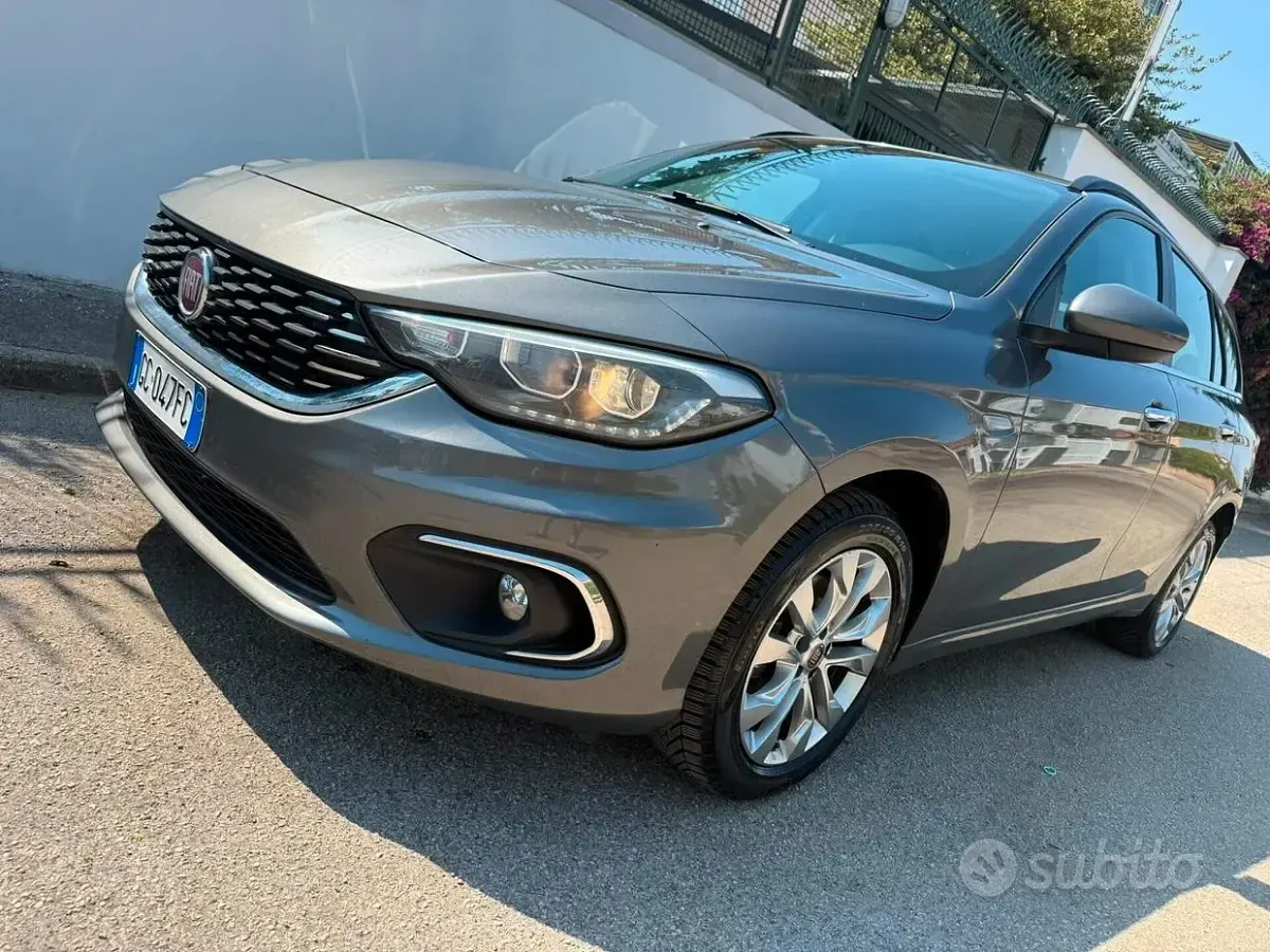 Usata Fiat Tipo Business 120 CV (88 kW) 2020 Grigio Station wagon