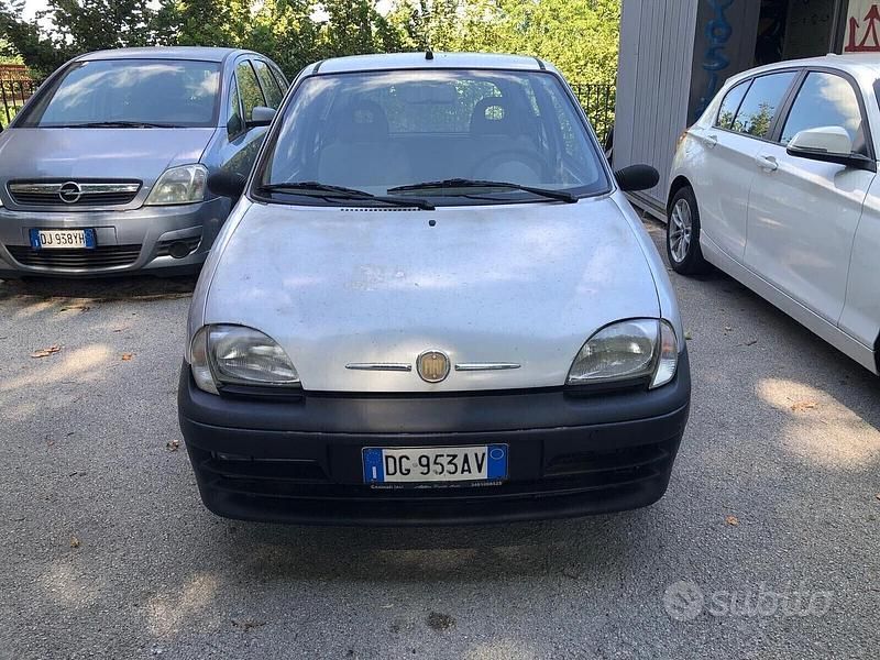 Grigio Usata 2007 Fiat 600 Anniversary Tre volumi | 1599 € (Ottimo prezzo) - Immagine 1/4