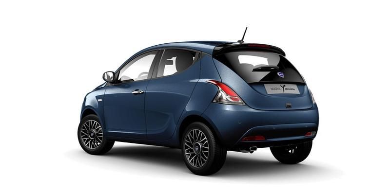 Usata Lancia Ypsilon 69 CV (50 kW) 2023 Blu Utilitaria