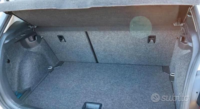 Usata VW Polo 50 CV (36 kW) 2011 Grigio Utilitaria