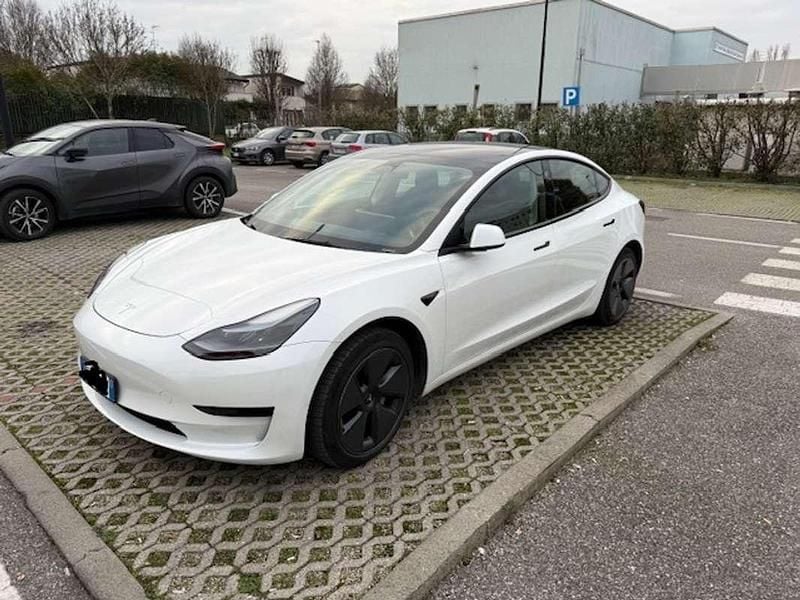 Usata 2023 Tesla Model 3 Standard Range Berlina | 27.500 € (Ottimo prezzo) - Immagine 1/4