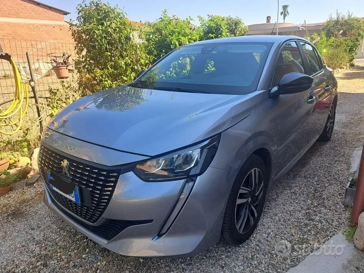 Usata Peugeot 208 Active 100 CV (73 kW) 2023 Grigio Utilitaria