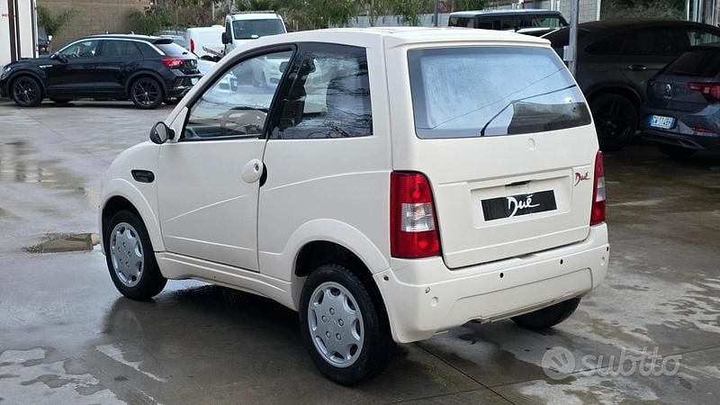 Usata Ligier Dué First 10 CV (7 kW) 2012 Beige Utilitaria