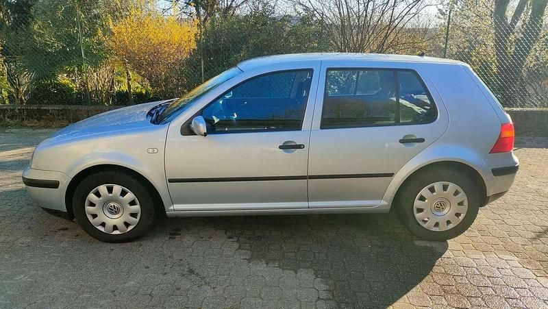 Usata VW Golf IV Comfortline 105 CV (77 kW) 2000 Argento Berlina