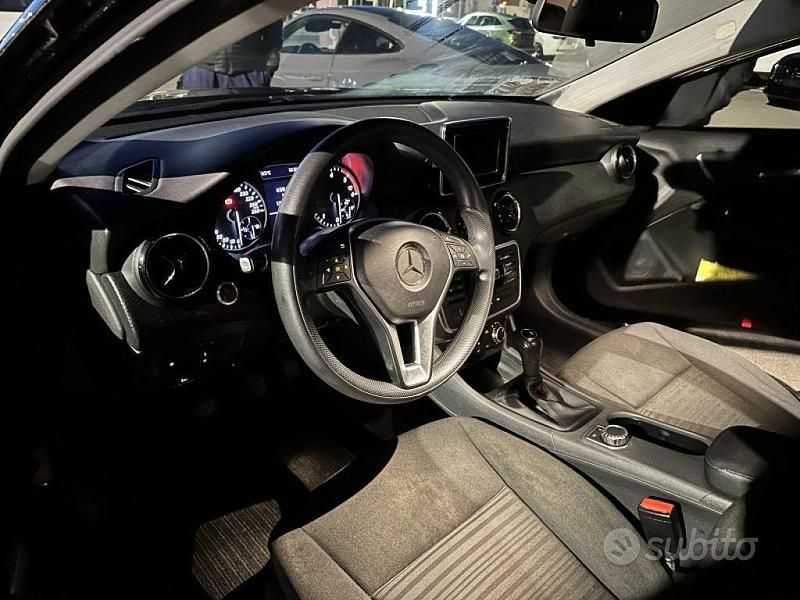 Usata Mercedes A160 Executive 90 CV (66 kW) 2014 Nero metallizzato Berlina