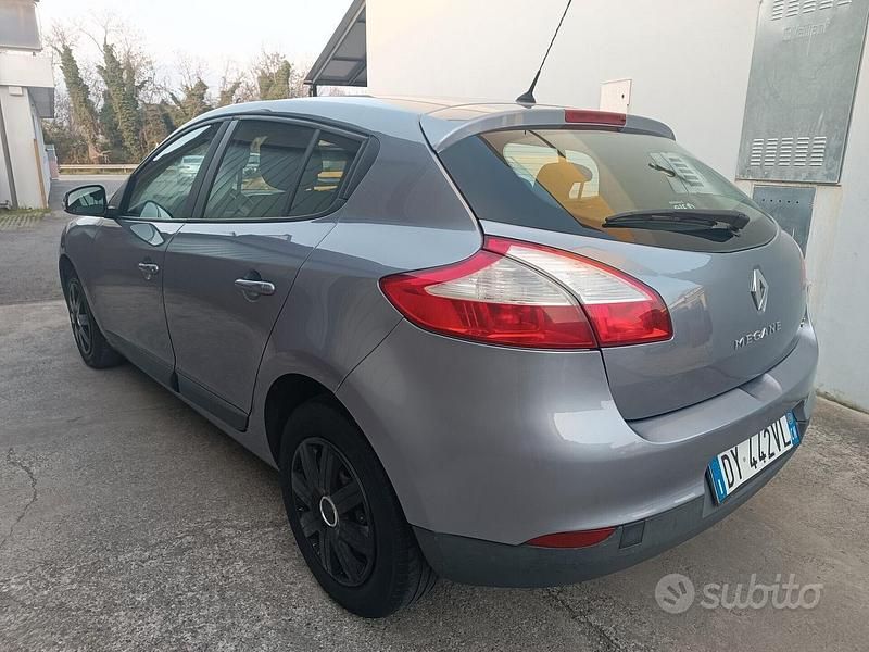 Usata Renault Mégane 110 CV (80 kW) 2009 Grigio Berlina