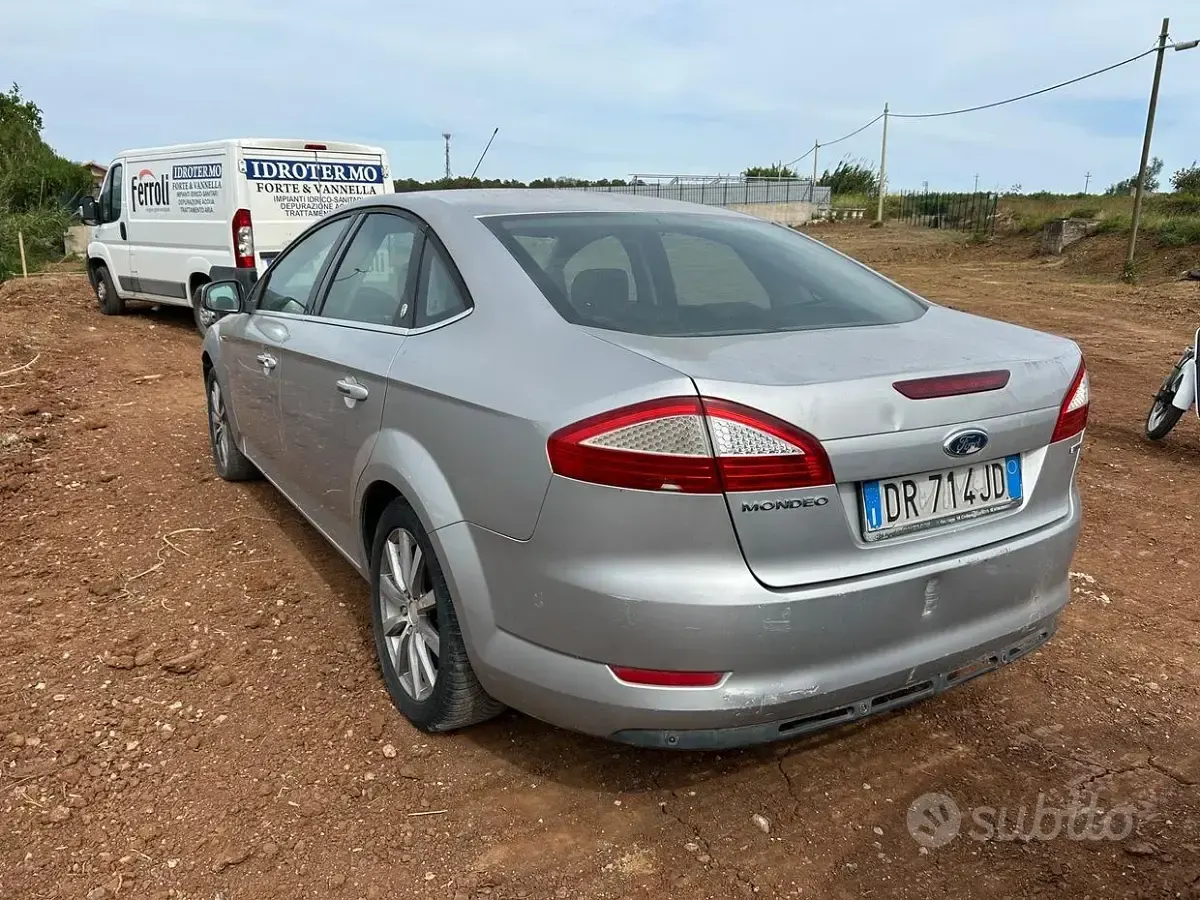 Usata Ford Mondeo Titanium 116 CV (85 kW) 2010 Grigio Berlina