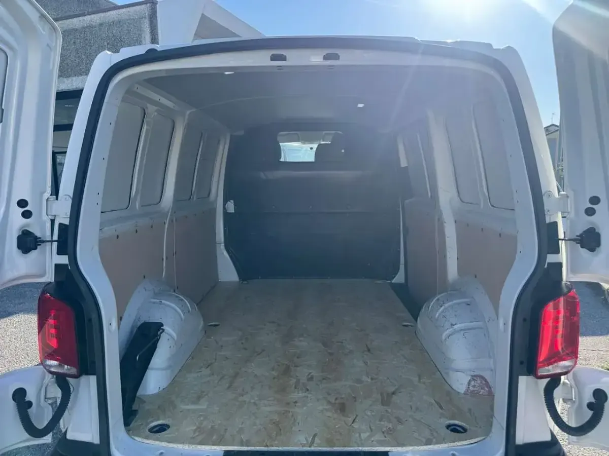 Usata VW T6.1 110 CV (80 kW) 2021 Grigio Furgone