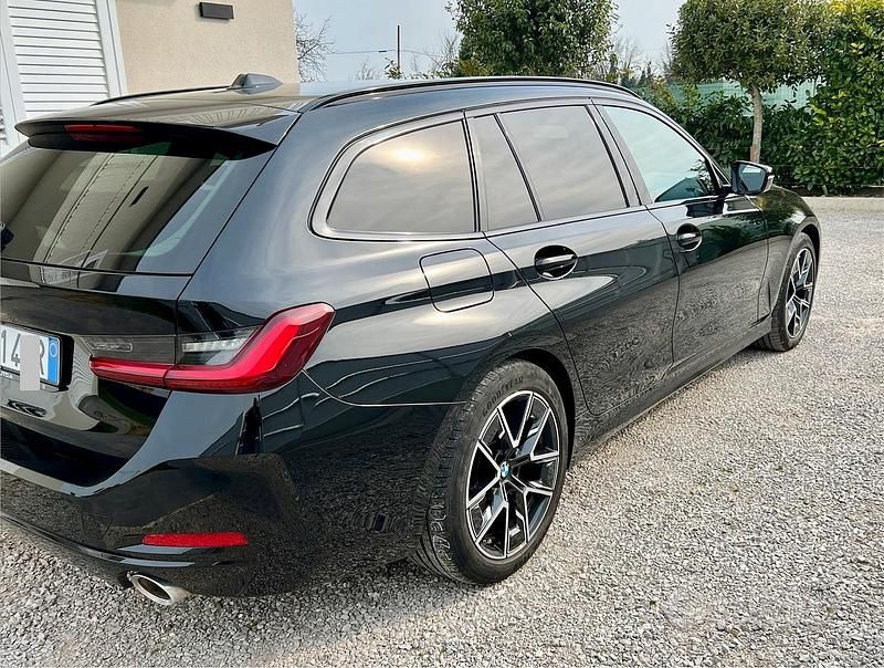 Usata BMW 320 190 CV (139 kW) 2023 Nero Station wagon