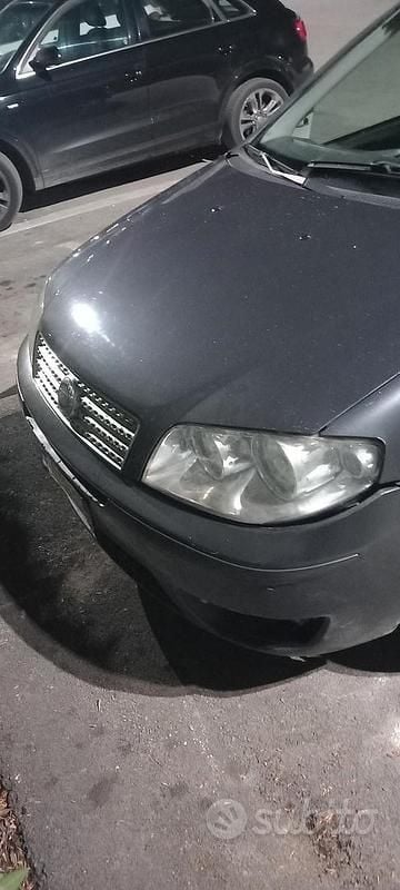Usata Fiat Punto 69 CV (50 kW) 2004 Nero Utilitaria