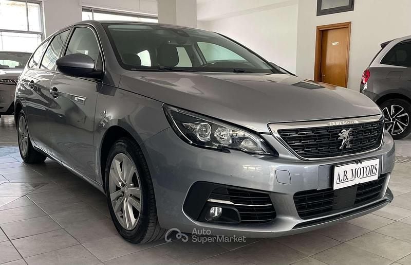 Usata Peugeot 308 SW Business-Line 131 CV (96 kW) 2019 Gray Station wagon